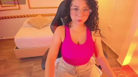 Snapshot of irantzu_hank chatting on February 2025 07:37:02 PM Irantzu online show from February 2025 07:37:02 PM