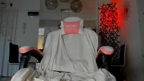 Snapshot of irenevon chatting on December 2024 04:28:01 PM Ir s room online show from December 2024 04:28:01 PM