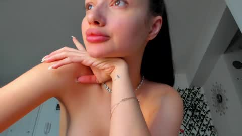 Snapshot of irenevon chatting on January 2025 08:52:01 AM Ir s room online show from January 2025 08:52:01 AM