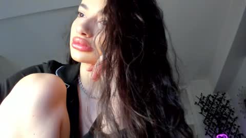 Snapshot of irenevon chatting on February 2025 05:30:01 AM Ir s room online show from February 2025 05:30:01 AM