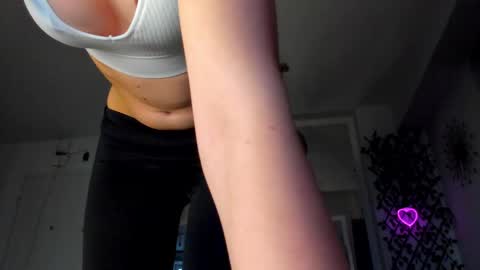 Snapshot of irenevon chatting on February 2025 03:43:02 PM Ir s room online show from February 2025 03:43:02 PM