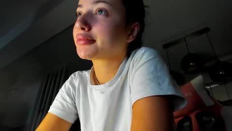 Snapshot of irenevon chatting on September 2025 04:49:01 AM Ir s room online show from September 2025 04:49:01 AM