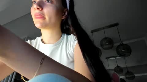 Snapshot of irenevon chatting on October 2025 04:43:02 AM Ir s room online show from October 2025 04:43:02 AM