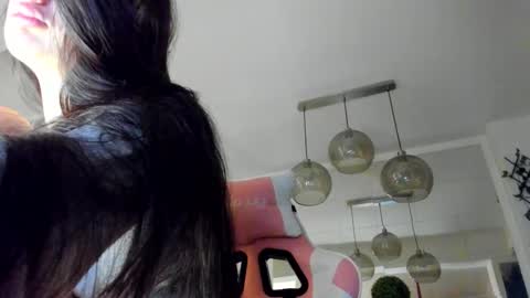 Snapshot of irenevon chatting on November 2025 04:33:02 AM Ir s room online show from November 2025 04:33:02 AM