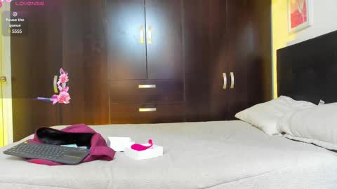 Snapshot of irirs_sex chatting on March 2025 12:01:01 PM IrisVianca online show from March 2025 12:01:01 PM