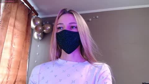 Lily online show from November 2025 01:21:02 PM