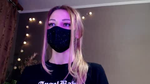 Lily online show from March 2026 05:08:01 PM