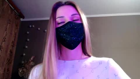 Lily online show from April 2026 07:58:02 PM