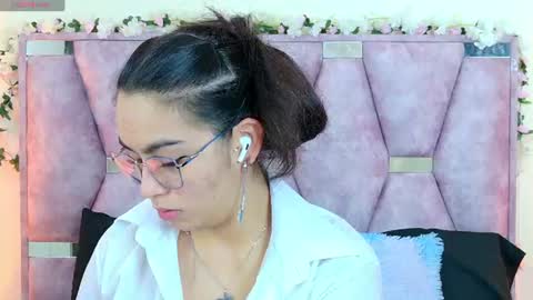 Snapshot of iris_mandarinne chatting on July 2026 04:23:02 PM Iris online show from July 2026 04:23:02 PM