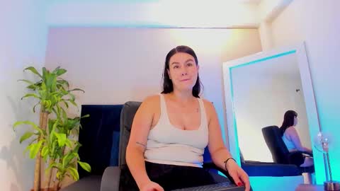 iris_parkerr online show from December 2025 11:48:01 AM