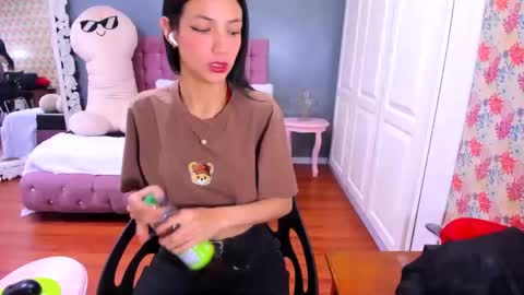 Snapshot of iris_stone_ chatting on February 2025 11:35:02 AM Iris online show from February 2025 11:35:02 AM