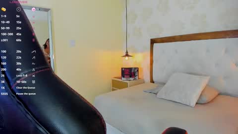 Iris  online show from October 2025 07:36:01 PM