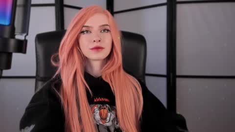 Miss Iris Fansly Miss Iris new inst.  online show from February 2025 02:15:02 PM