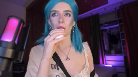 Miss Iris Fansly Miss Iris new inst.  online show from October 2025 04:41:02 PM