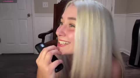 Snapshot of irispink1 chatting on October 2025 03:04:02 AM Irispink1 online show from October 2025 03:04:02 AM