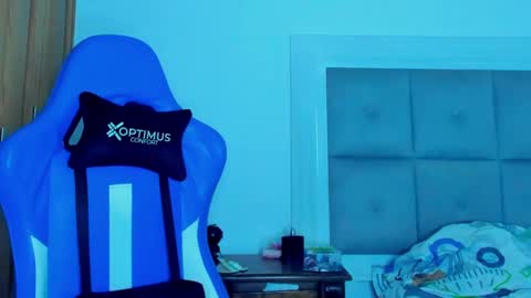 Iron online show from January 2025 01:22:01 AM