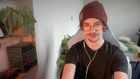 Snapshot of ironthud chatting on April 2026 10:18:02 AM Sam online show from April 2026 10:18:02 AM
