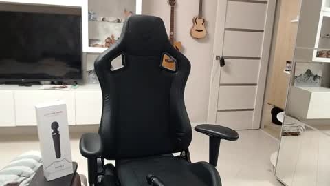 Irwi Tomboy online show from January 2025 01:47:01 PM