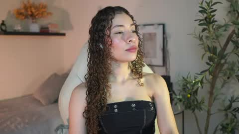 Snapshot of isa_____ chatting on May 2026 02:51:02 AM isa_____ online show from May 2026 02:51:02 AM