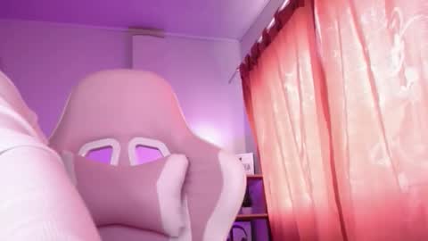 Isabella  online show from November 2025 03:55:01 PM