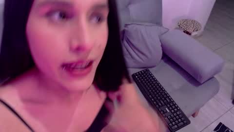 Isabella Hall online show from December 2024 01:45:01 AM