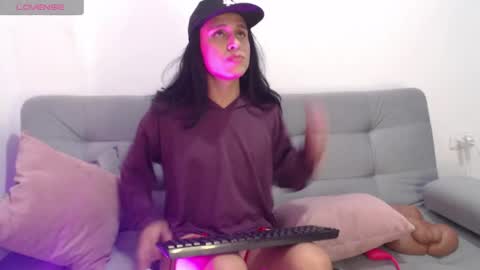 Isabella Hall online show from March 2025 11:53:01 PM