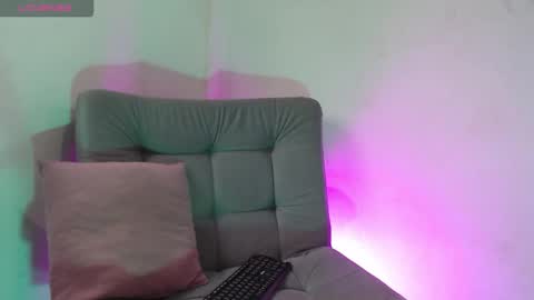 Isabella Hall online show from February 2026 10:35:01 PM