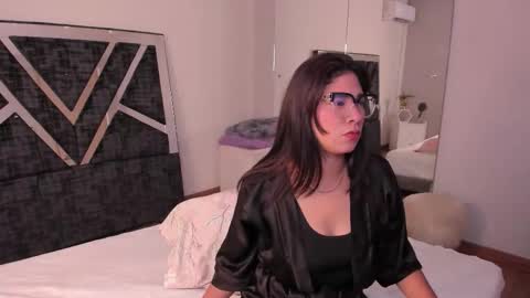 oIssaJonneso online show from January 2026 12:21:01 PM