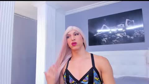 Isa Lancaster online show from February 2025 07:21:01 PM