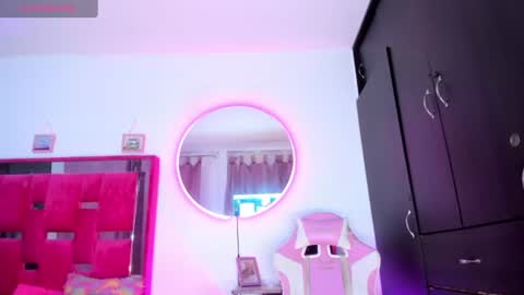 isa_lovestory online show from June 2026 01:04:02 AM