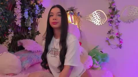 Isabella        online show from September 2025 04:56:02 PM