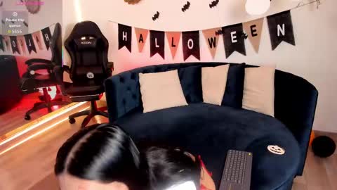 ISA ROUSE  online show from October 2025 02:31:01 AM