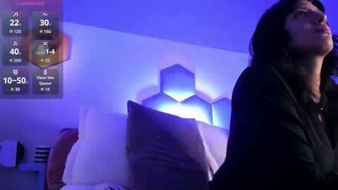 Isa  online show from December 2025 09:11:01 PM