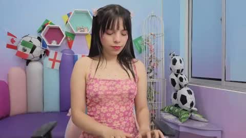 Snapshot of isaa_skinnyy chatting on June 2026 05:12:01 AM Isaa Skinny online show from June 2026 05:12:01 AM