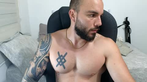 Snapshot of isaac_carter chatting on April 2026 10:52:01 AM Isaac carter online show from April 2026 10:52:01 AM