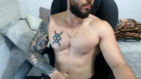 Snapshot of isaac_carter chatting on May 2026 10:43:02 AM Isaac carter online show from May 2026 10:43:02 AM