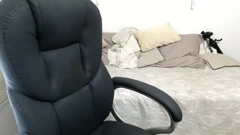 Snapshot of isaac_carter chatting on May 2026 11:04:02 AM Isaac carter online show from May 2026 11:04:02 AM