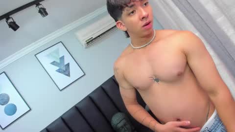 Snapshot of isaac_cryston chatting on February 2025 05:53:02 PM isaac_cryston online show from February 2025 05:53:02 PM