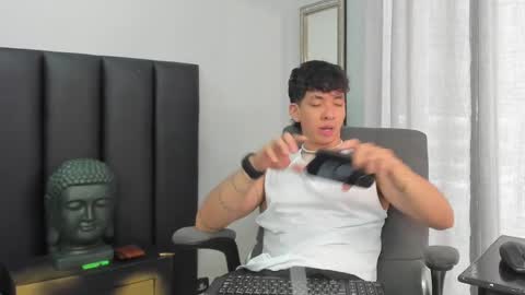 Snapshot of isaac_cryston chatting on February 2025 08:18:01 PM isaac_cryston online show from February 2025 08:18:01 PM