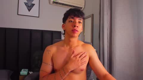 Snapshot of isaac_cryston chatting on February 2025 01:03:02 AM isaac_cryston online show from February 2025 01:03:02 AM