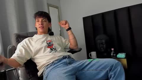 Snapshot of isaac_cryston chatting on February 2025 12:32:01 AM isaac_cryston online show from February 2025 12:32:01 AM