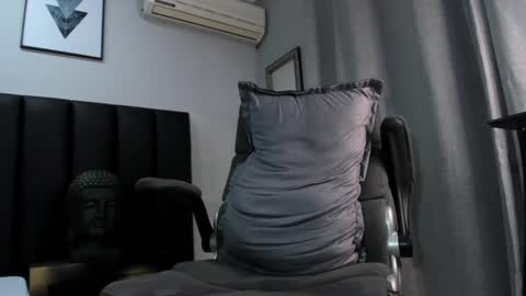 Snapshot of isaac_cryston chatting on March 2025 11:49:02 PM isaac_cryston online show from March 2025 11:49:02 PM