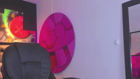 Snapshot of isaac_cryston chatting on September 2025 09:15:02 PM isaac_cryston online show from September 2025 09:15:02 PM