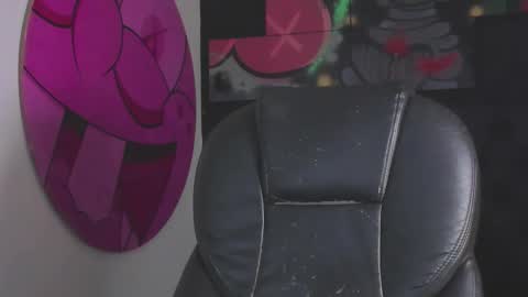 Snapshot of isaac_cryston chatting on October 2025 08:17:02 PM isaac_cryston online show from October 2025 08:17:02 PM