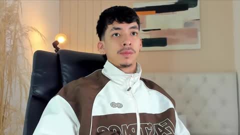 Snapshot of isaac_cryston chatting on November 2025 09:03:02 PM isaac_cryston online show from November 2025 09:03:02 PM