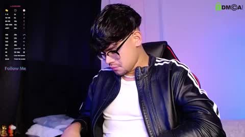 Isaac Saenz. online show from October 2025 01:06:01 AM