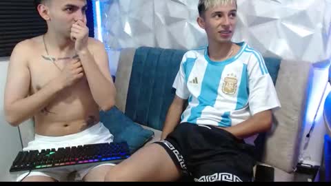 Isaac tan online show from September 2025 02:24:01 AM