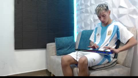 Isaac tan online show from September 2025 04:13:02 AM