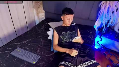 Isaac tan online show from February 2026 04:44:02 AM