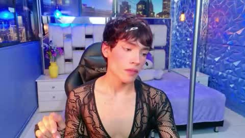 isaacnova online show from April 2026 08:40:02 PM